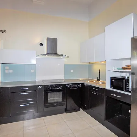 5 Bedroom Cozy In Tatil Evi Tautavel